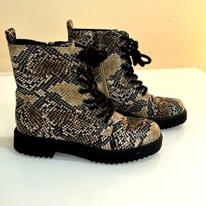 Xappeal snakeskin print combat boots sz 7